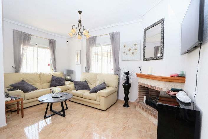 Image No.7-3 Bed House for sale