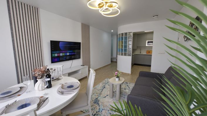 Image No.10-3 Bed House for sale