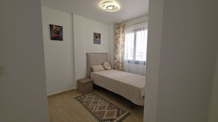 Image No.19-3 Bed House for sale