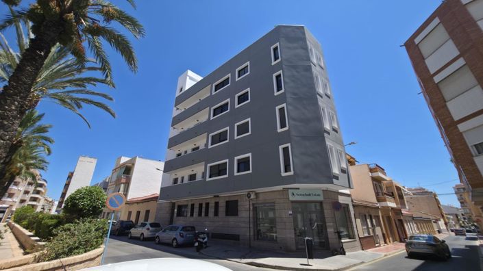 Image No.2-3 Bed House for sale