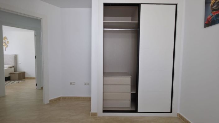 Image No.20-3 Bed House for sale