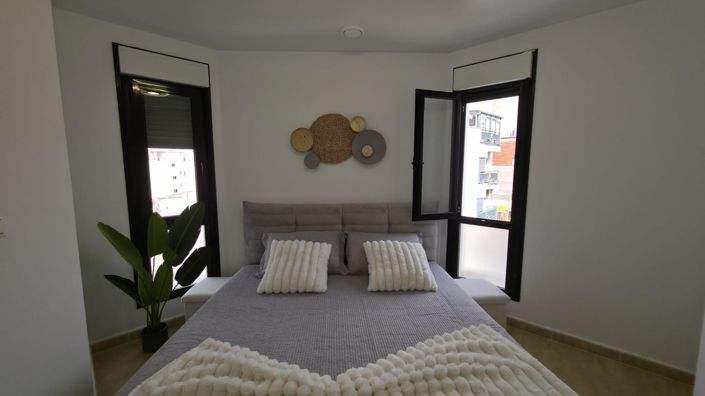 Image No.24-3 Bed House for sale