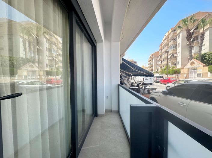 Image No.11-1 Bed House for sale
