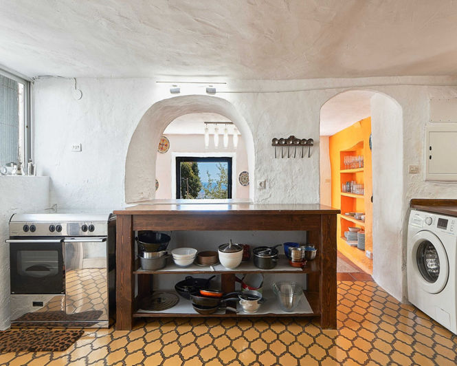 Image No.18-9 Bed House for sale
