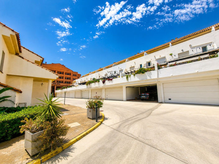 Image No.18-4 Bed House for sale