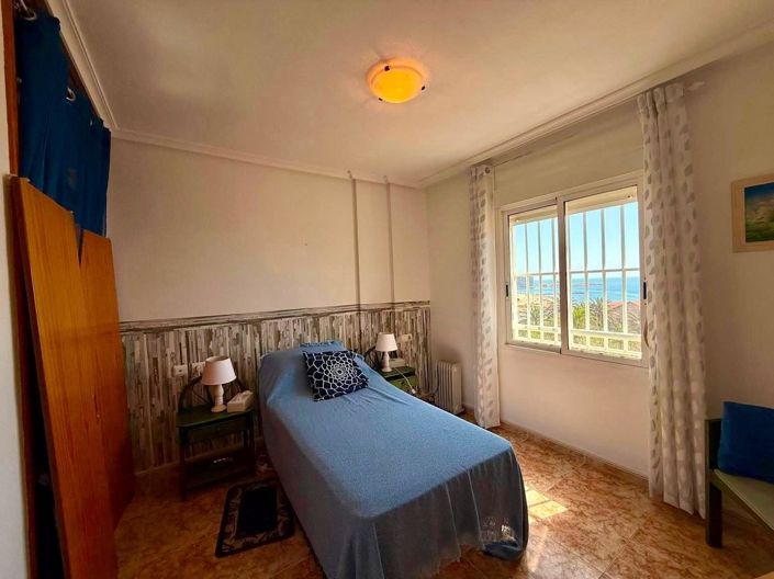 Image No.12-2 Bed House for sale