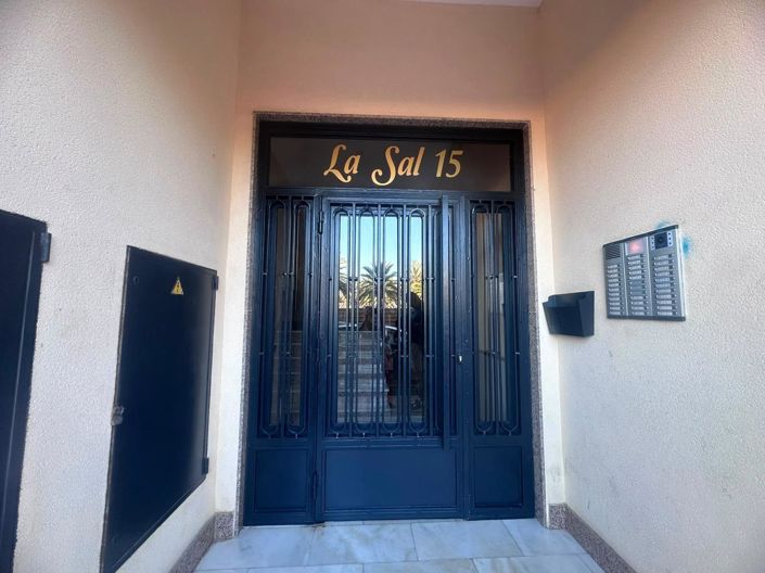 Image No.18-2 Bed House for sale