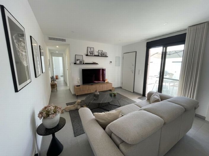 Image No.3-3 Bed Property for sale