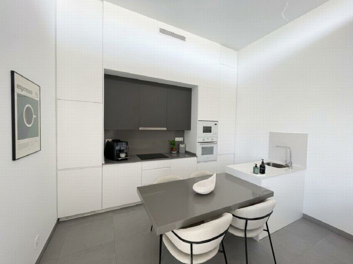 Image No.5-3 Bed Property for sale