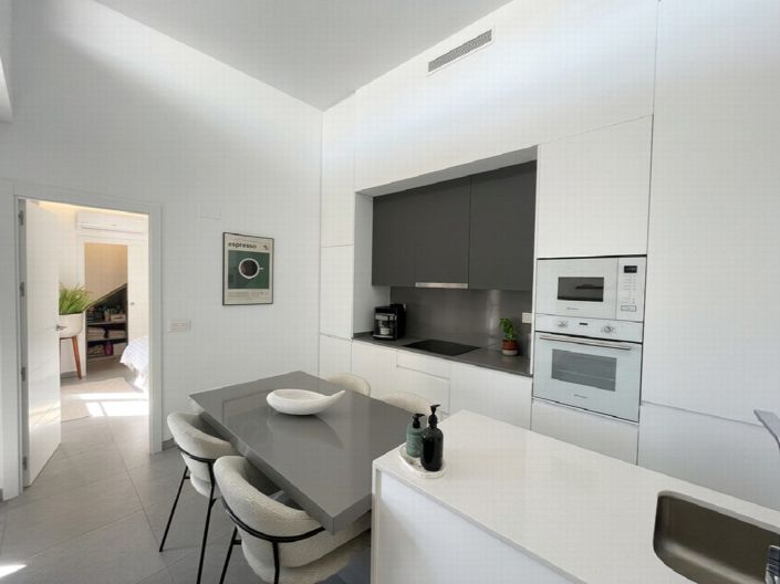 Image No.6-3 Bed Property for sale