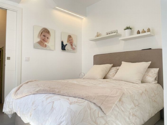 Image No.7-3 Bed Property for sale