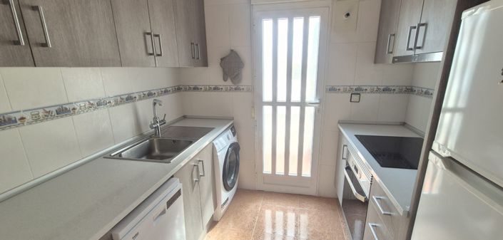 Image No.12-3 Bed Townhouse for sale