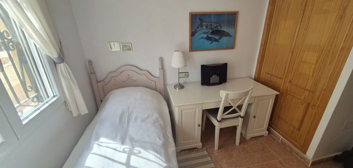 Image No.18-3 Bed Townhouse for sale