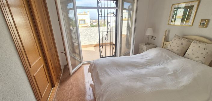 Image No.24-3 Bed Townhouse for sale
