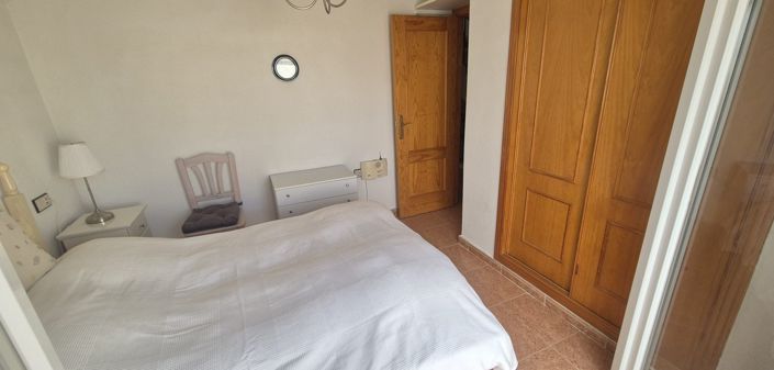 Image No.25-3 Bed Townhouse for sale