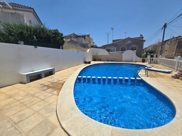 Image No.2-Maison de 3 chambres à vendre à Torrevieja