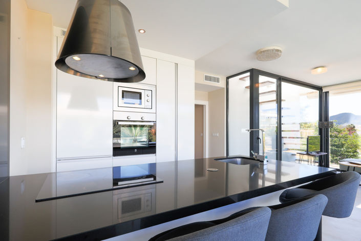 Image No.18-3 Bed Property for sale