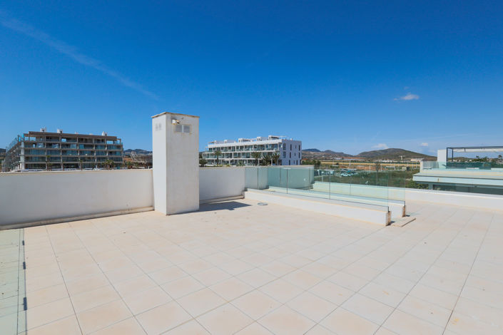 Image No.32-3 Bed Property for sale