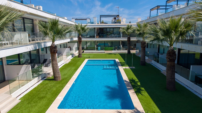 Image No.35-3 Bed Property for sale