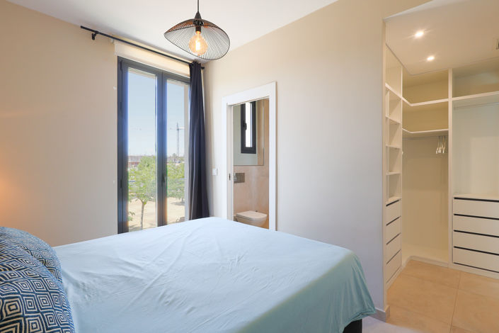Image No.8-3 Bed Property for sale