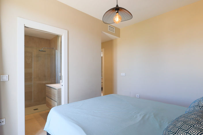 Image No.9-3 Bed Property for sale