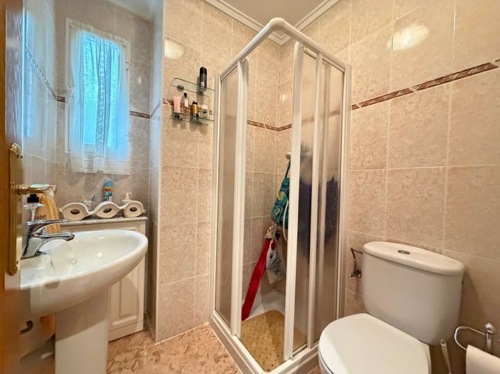 Image No.13-3 Bed House for sale