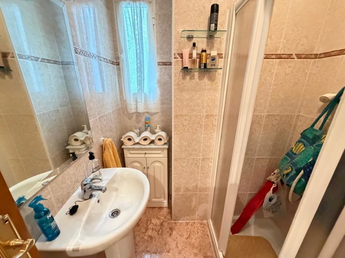 Image No.14-3 Bed House for sale
