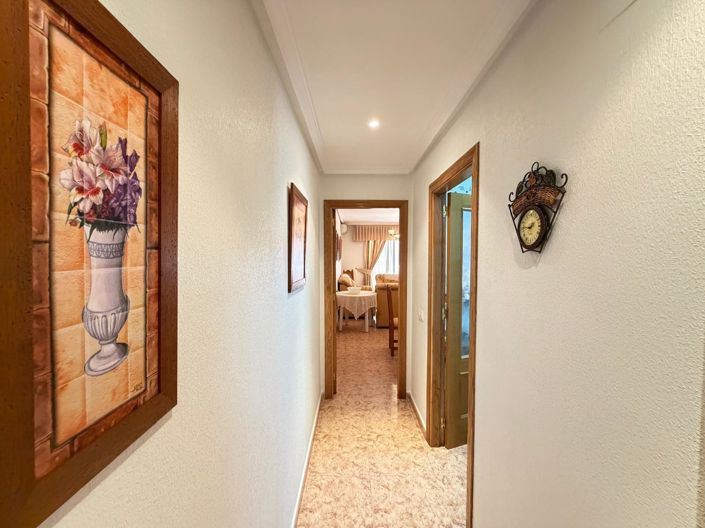 Image No.15-3 Bed House for sale