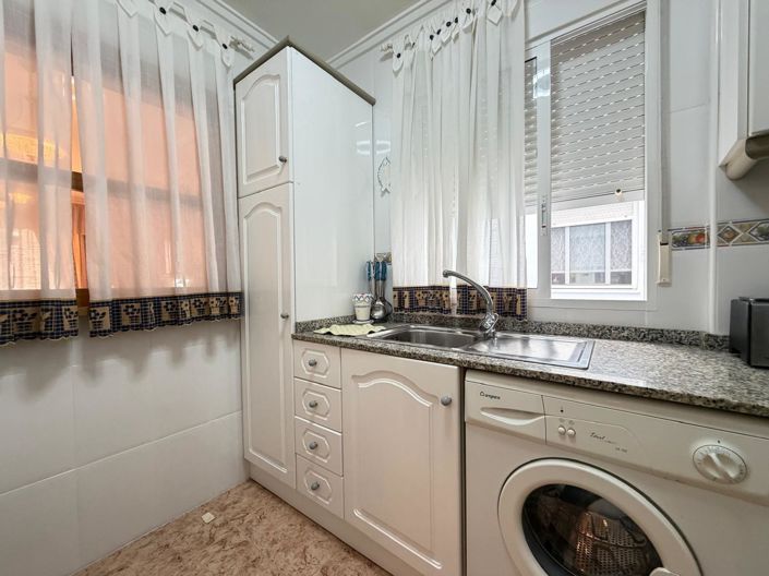 Image No.18-3 Bed House for sale