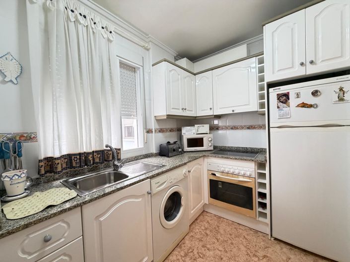 Image No.20-3 Bed House for sale