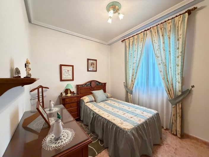 Image No.36-3 Bed House for sale