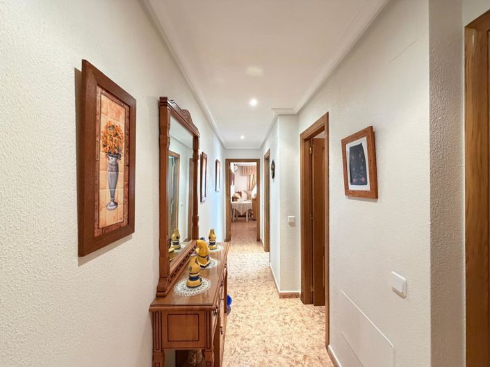 Image No.4-3 Bed House for sale