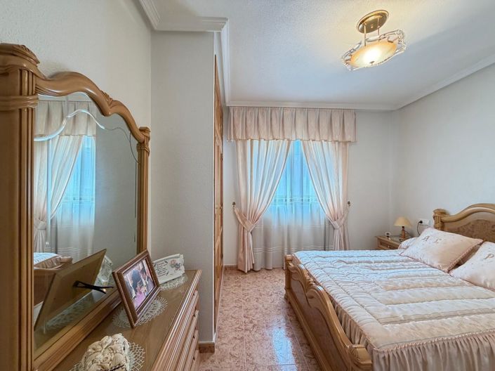 Image No.41-3 Bed House for sale