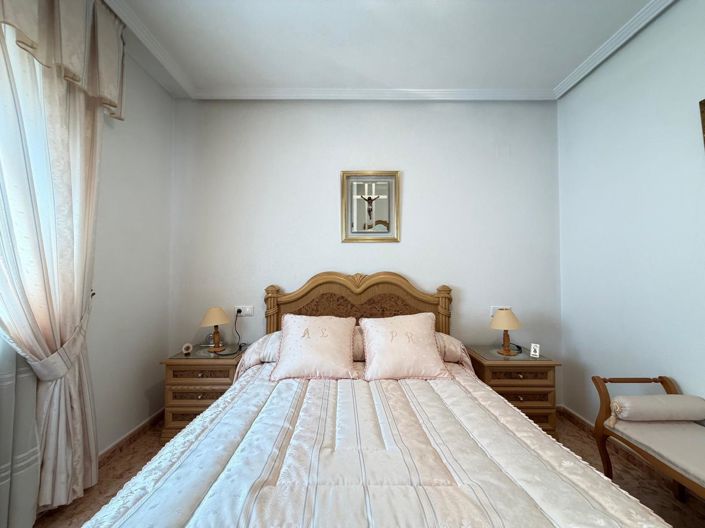 Image No.43-3 Bed House for sale