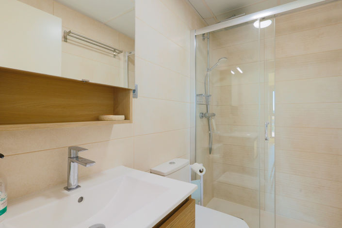 Image No.13-3 Bed Property for sale