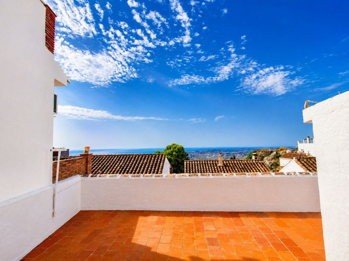 Image No.2-3 Bed House for sale