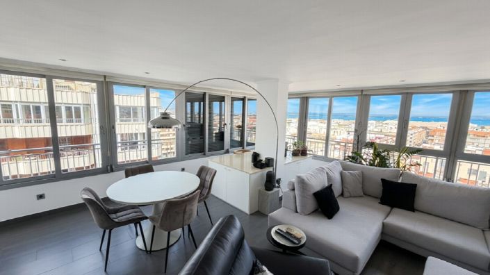 Image No.21-2 Bed Property for sale