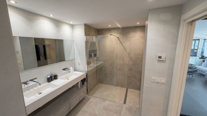Image No.33-2 Bed Property for sale