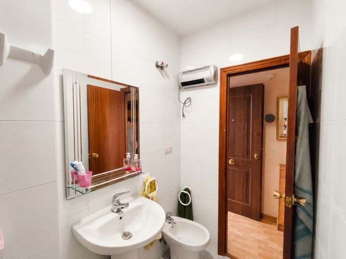 Image No.10-1 Bed Apartment for sale