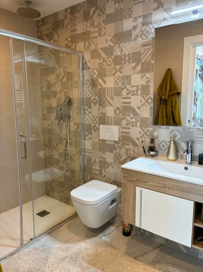 Image No.11-3 Bed Property for sale