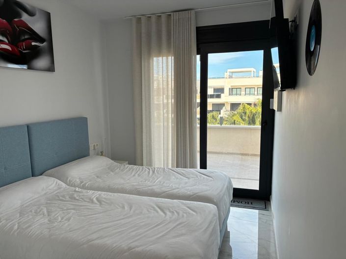 Image No.13-3 Bed Property for sale