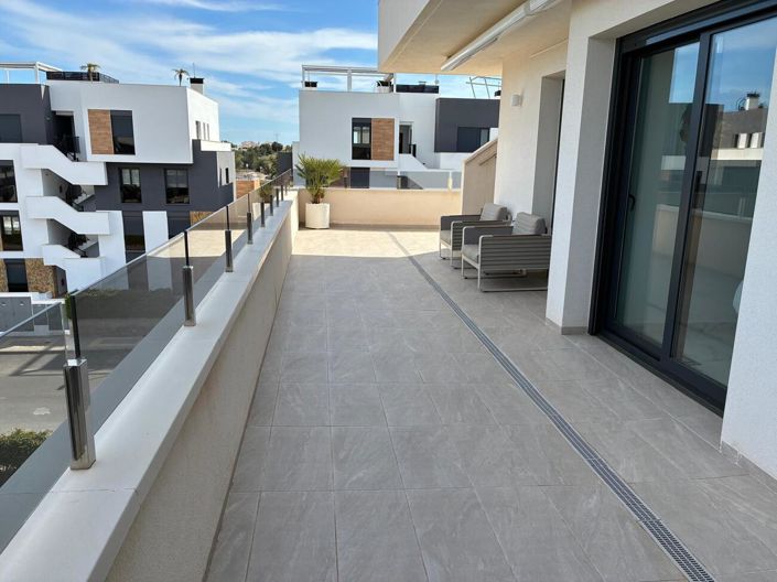 Image No.23-3 Bed Property for sale