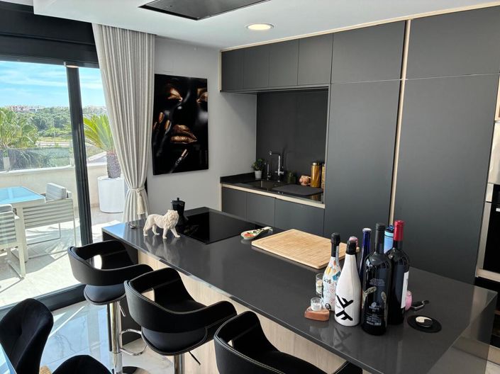 Image No.32-3 Bed Property for sale