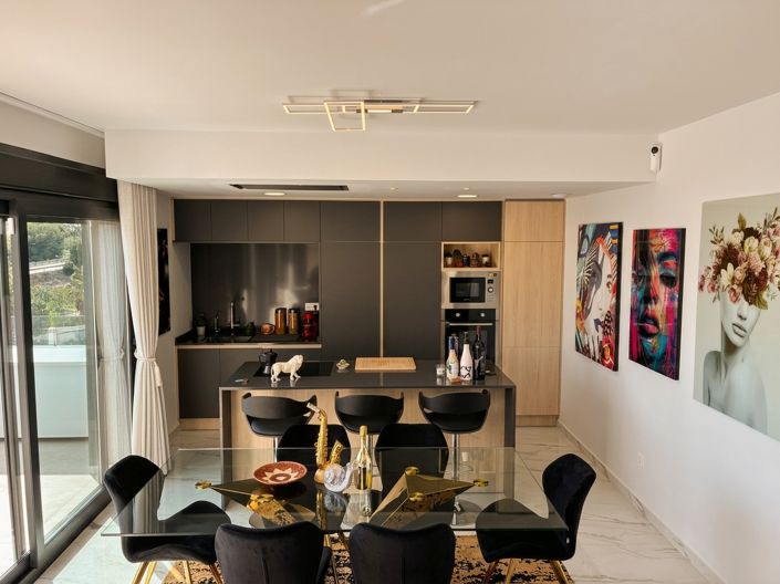 Image No.32-3 Bed Property for sale