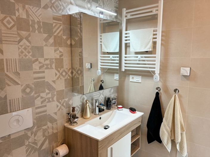 Image No.40-3 Bed Property for sale