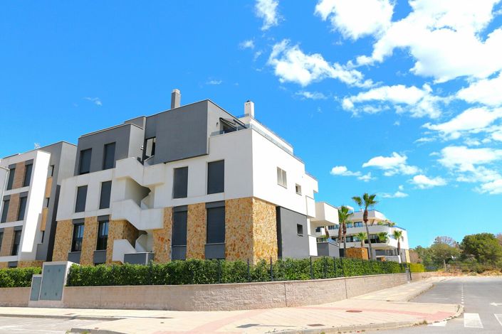 Image No.43-3 Bed Property for sale