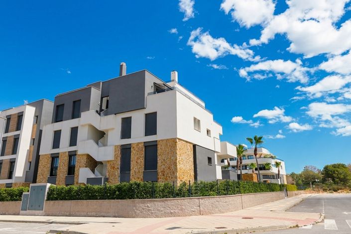 Image No.44-3 Bed Property for sale