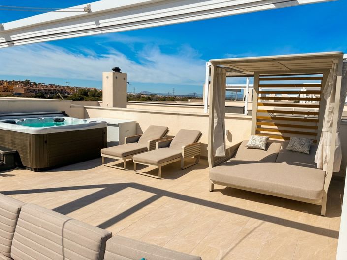 Image No.7-3 Bed Property for sale