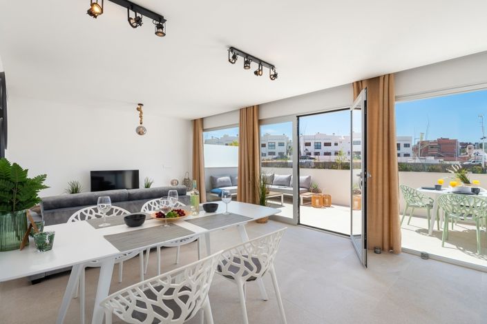 Image No.4-3 Bed Property for sale