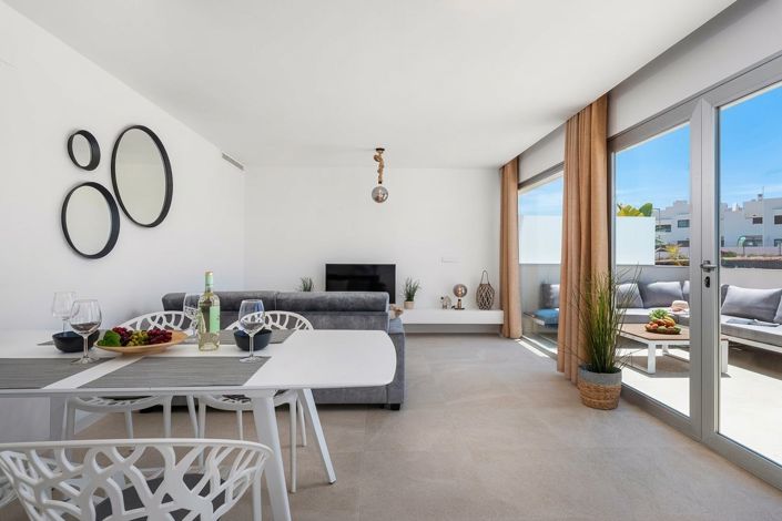 Image No.8-3 Bed Property for sale